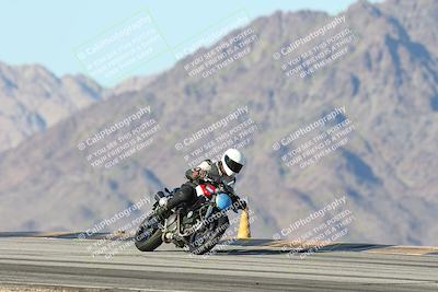 media/Dec-01-2025-Moto Forza (Mon) [[2daa91e15f]]/3-Beginner Group/Session 4 Turn 9/